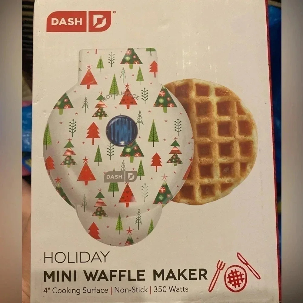 Dash Holiday Christmas Trees Mini Waffle Maker New 4 Inch